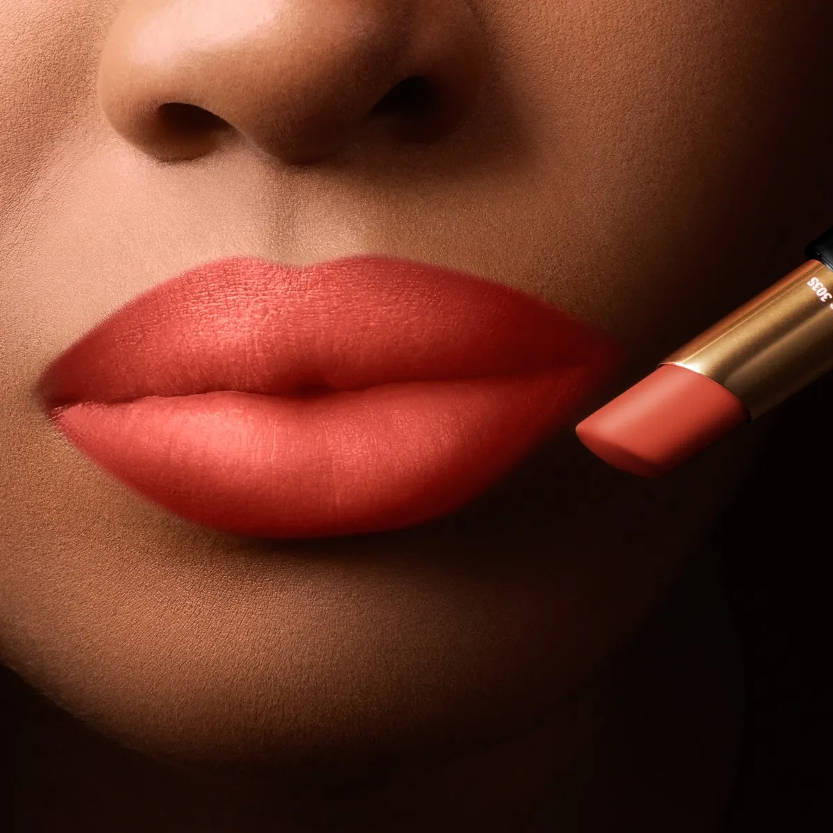 Christian Louboutin Rouge Stiletto Lumi Matte – Matte Lipstick – Marma Kiss 545L - Beauty - alternate view 5